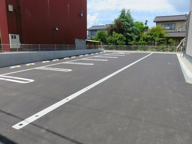 ラ・セーヌ博労の駐車場