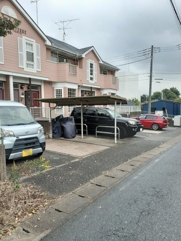 ヴィラパルテールの駐車場