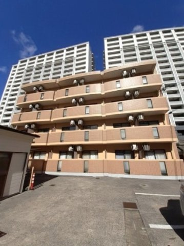 アベニュー名駅の外観