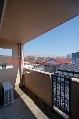 ヴェルドミール湯乃坂【10,000円キャッシュバック対象物件】のバルコニー|広々としたバルコニーです