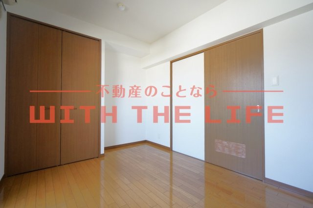 ヴェルドミール湯乃坂【10,000円キャッシュバック対象物件】の洋室|個人の部屋や寝室として使える洋室です
