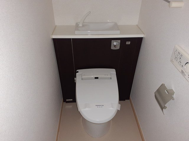 カーサ　ベレッツアのトイレ