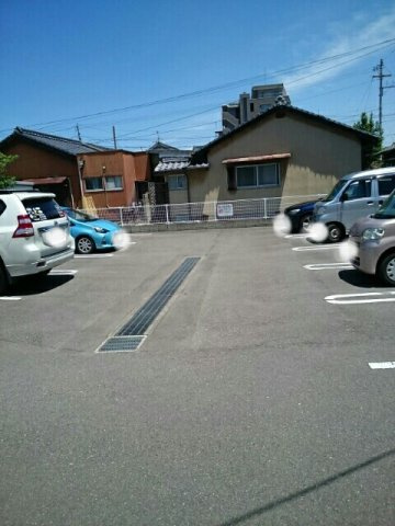 プランド－ル　Ｍ　Ｂの駐車場