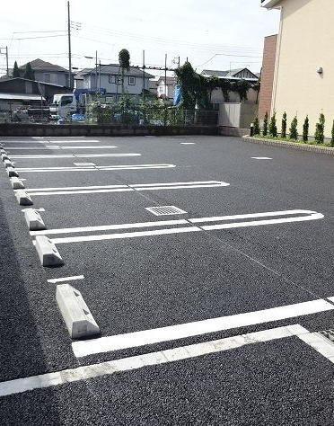 カスターニャの駐車場