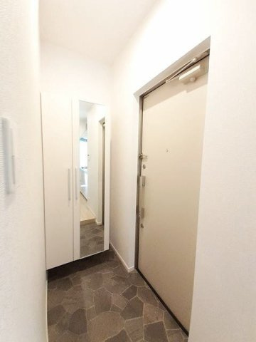 コンフォール中神の玄関