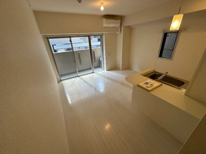 シティレジデンス東陽町の居間・リビング|こちらの居間で趣味の時間をお楽しみください