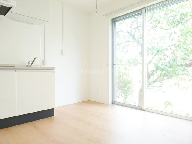 ブランシェの洋室|明るいお部屋です☆