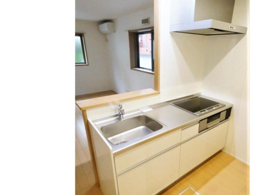 豊島区高田1丁目戸建のキッチン|コンパクトなキッチンで掃除もラクラク