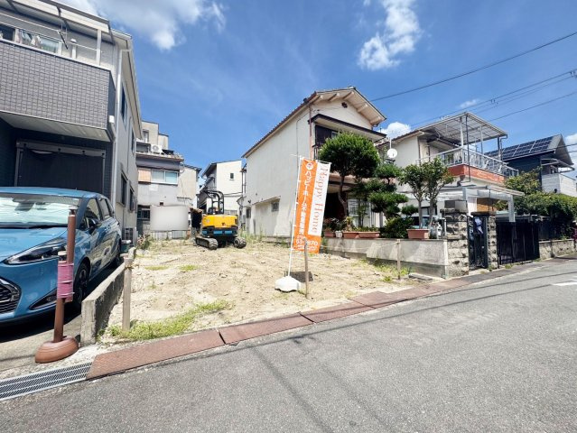 クレイドルガーデン新在家1丁目新築一戸建て│3LDK＋並列駐車2台可の外観|並列駐車2台可（車種制限有り）