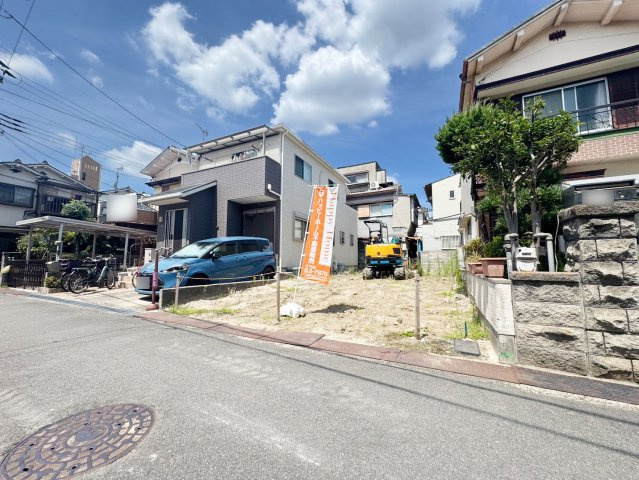 クレイドルガーデン新在家1丁目新築一戸建て│3LDK＋並列駐車2台可の外観|南向き広々16.1帖LDKのお家です。