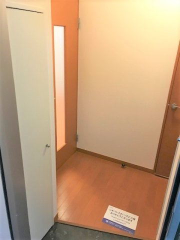 レオパレスカンパーニュの玄関
