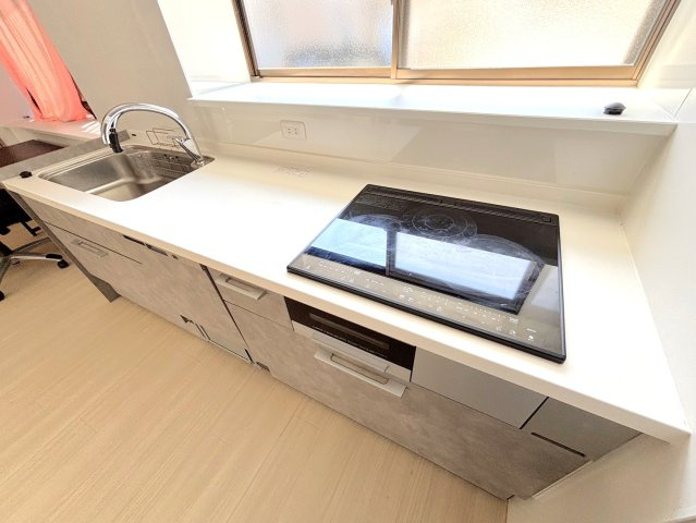 広島市南区宇品西２丁目の一戸建てのキッチン