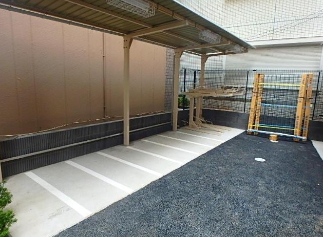 フェルクルールプレスト池袋WESTの駐車場