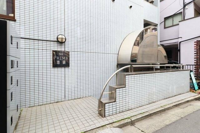 プライム池袋のエントランス