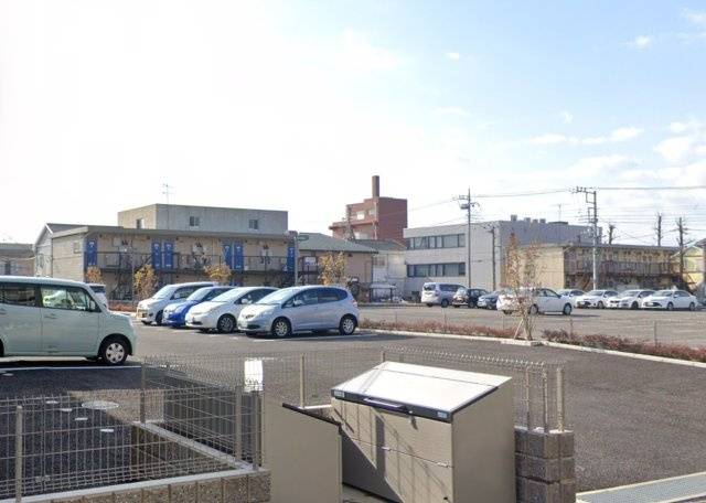 フォレストコート光の駐車場