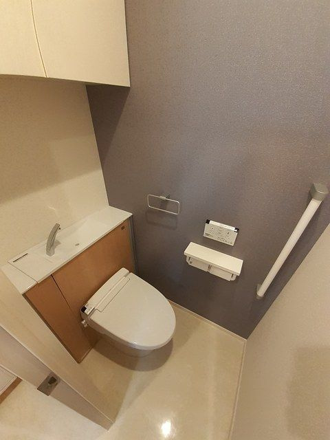 ジーヴイ　アリイ　アサクサのトイレ
