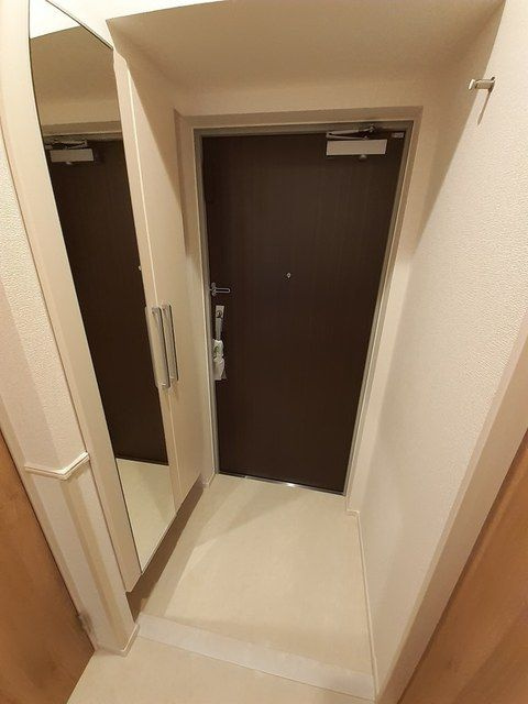 ジーヴイ　アリイ　アサクサの玄関