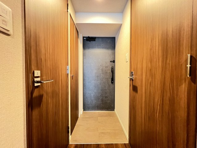 S-RESIDENCE阿波座chiaroの玄関