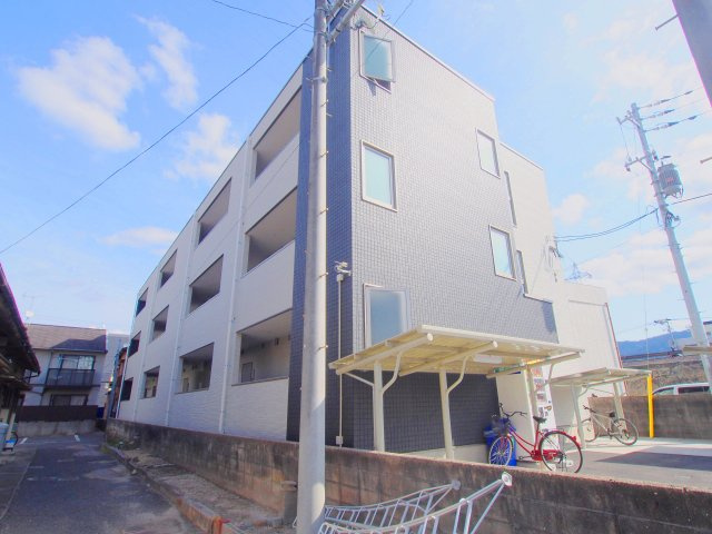 広島市安芸区船越南３丁目のアパートの外観