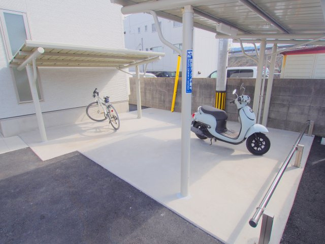 広島市安芸区船越南３丁目のアパートの駐車場