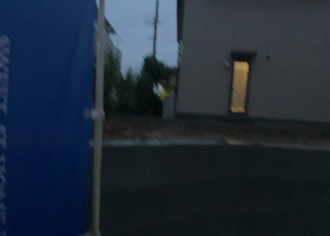 【玄関】 | 玄関は、狭すぎると複数人で使いにくく、広すぎても無駄な空間になりがちです。最低2畳を目安にして、家の広さとの兼ね合いや家族の人数を考慮して決めるとよいでしょう。現地を見学して快適な玄関を選びましょう！