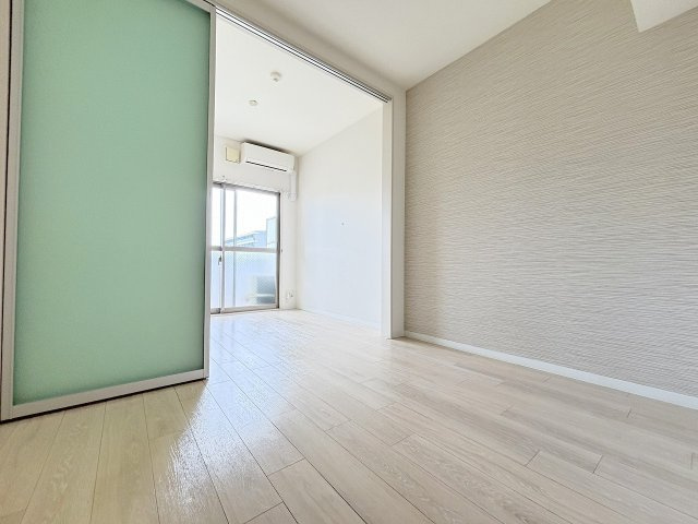 ラルシェパルク新大阪の居間・リビング