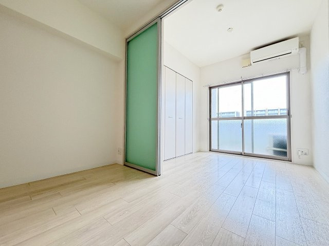 ラルシェパルク新大阪の居間・リビング