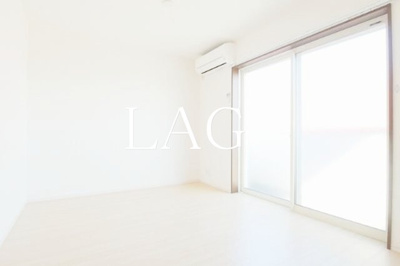 【居間・リビング】 | パークアザレア | 洋室のお部屋です。