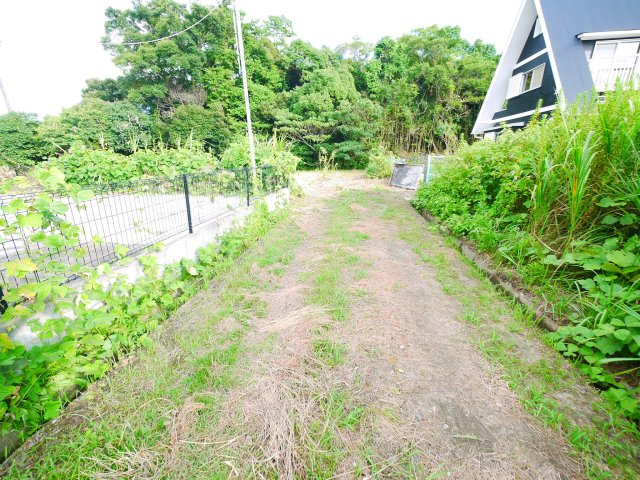 長生郡一宮町一宮　中古戸建の前面道路含む現地写真|内外装リフォーム済み令和8年8月 敷地約78坪 駐車スペース4台分あり サーフスポット車約3分