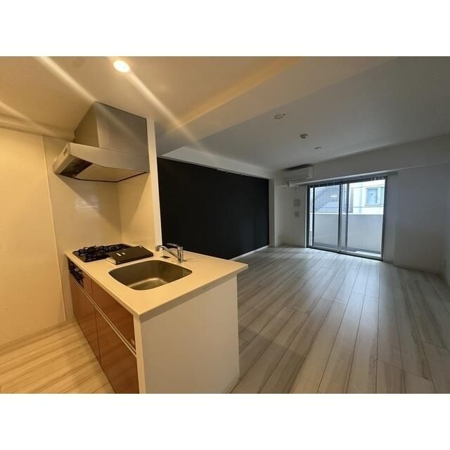 ベルティーセ新宿の居間・リビング