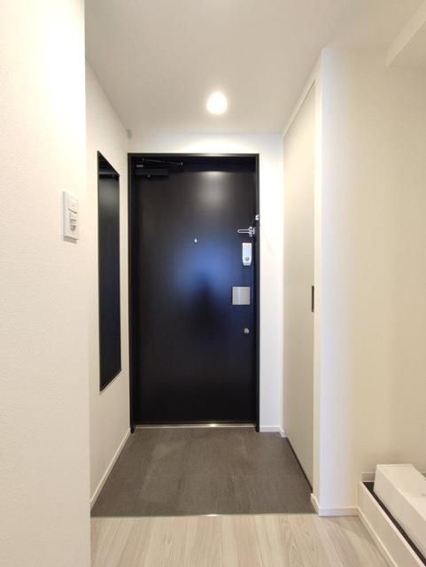 クロスレジデンス高田馬場の玄関