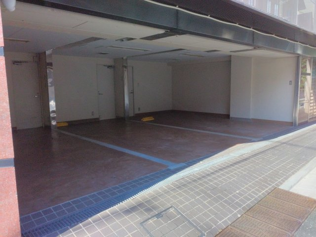 【駐車場】