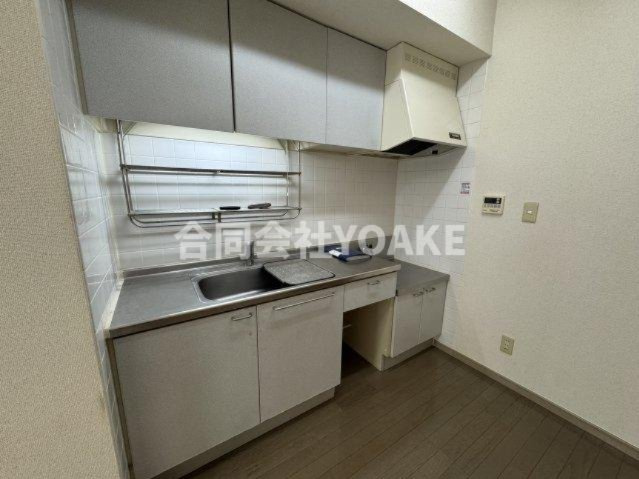 ドリームハイツ南林間のキッチン|別号室の写真となります。現況優先。