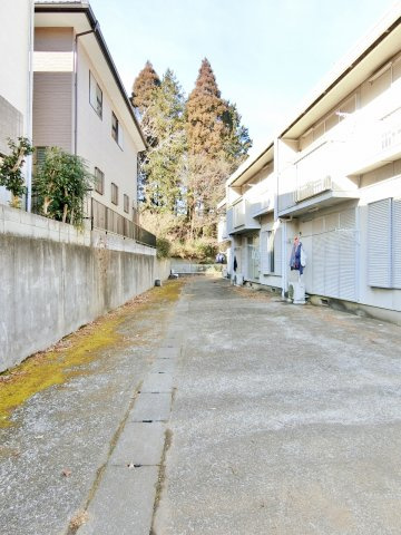 ハイツ板橋の駐車場