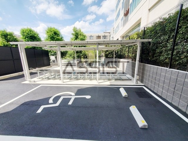 アトラス白金台レジデンスの駐車場