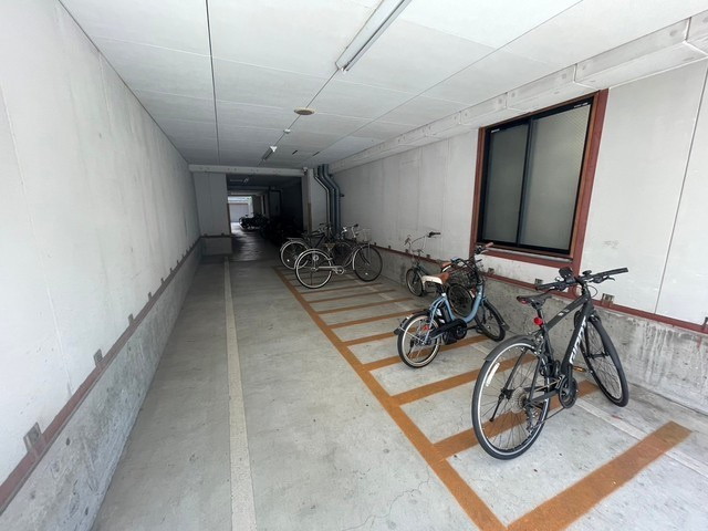ウイング十日市の駐車場
