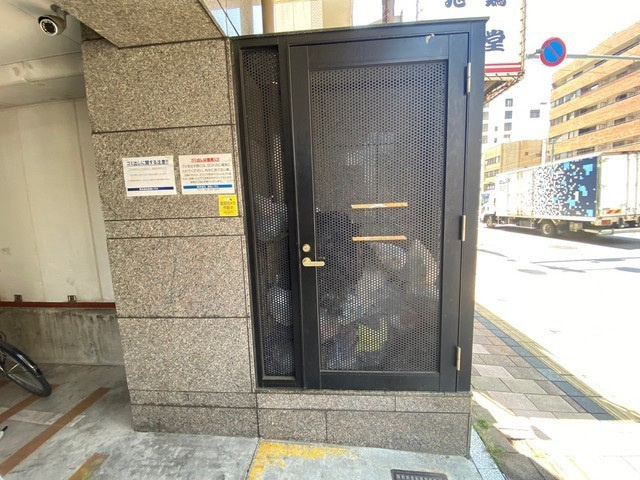 ウイング十日市のエントランス