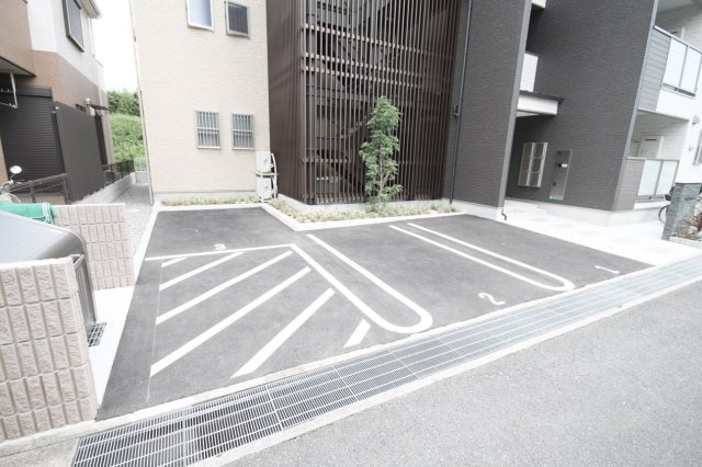 ジョビアーレの駐車場