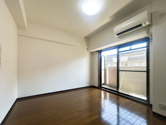 大阪市淀川区東三国１丁目の賃貸マンションの洋室|陽当たりの良い南向きのお部屋