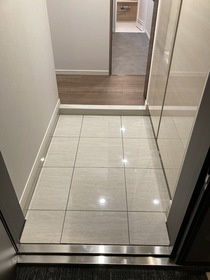 ファインクレスト巣鴨の玄関