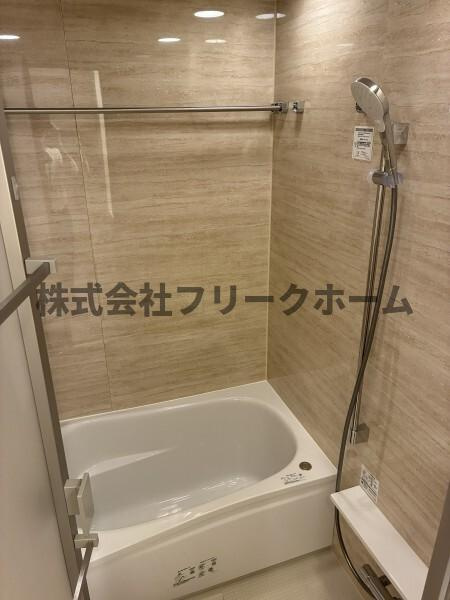 三鷹市下連雀３丁目の賃貸マンションの浴室