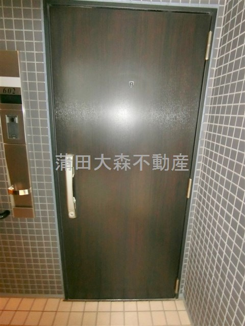 TOKYO HOUSE TAMAGAWAの玄関