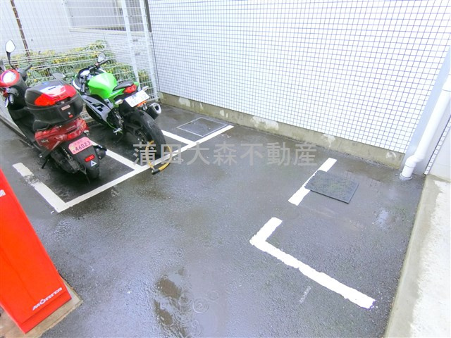 TOKYO HOUSE TAMAGAWAのその他共用部分|バイク置き場　空き状況等詳細はお問合せください。