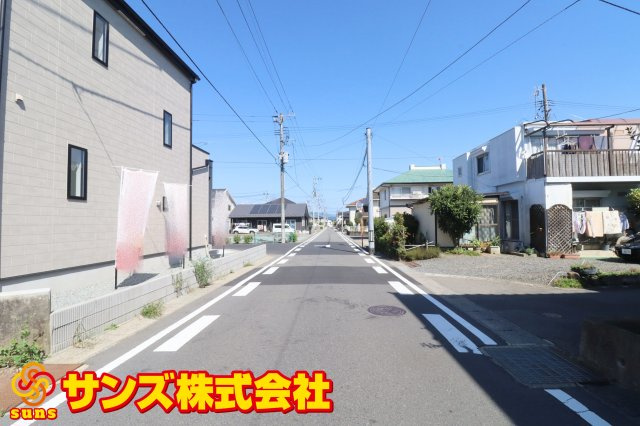 郡山市富田町字下西田　　　２号棟　　　富田西小学校、郡山第６中学区の前面道路含む現地写真|東側前面道路