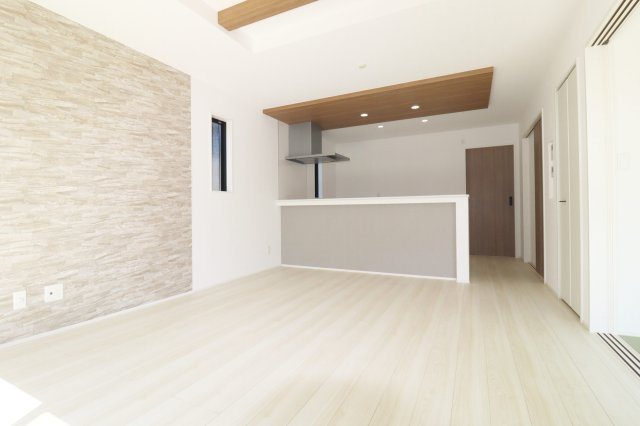 郡山市富田町字下西田　　　２号棟　　　富田西小学校、郡山第６中学区の居間・リビング