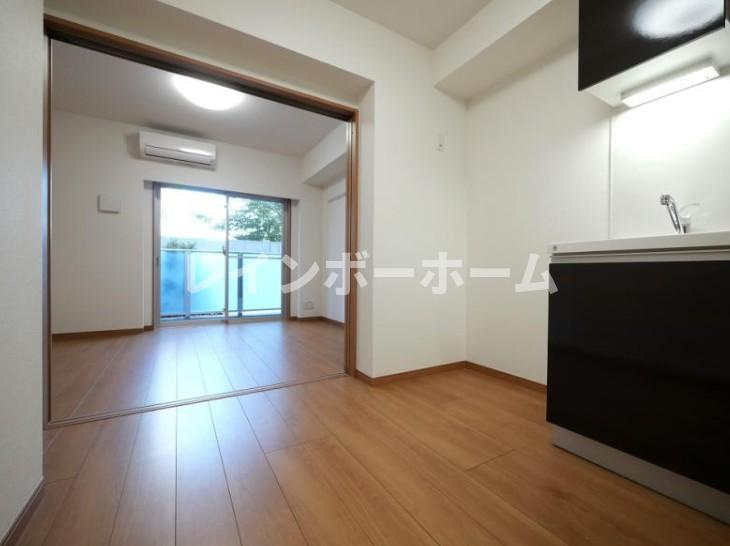アーバンパーク六町の居間・リビング