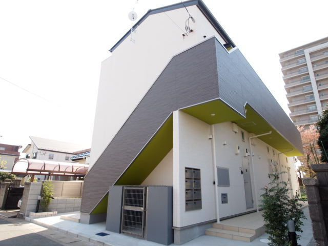 松戸市新松戸２丁目のアパートの外観