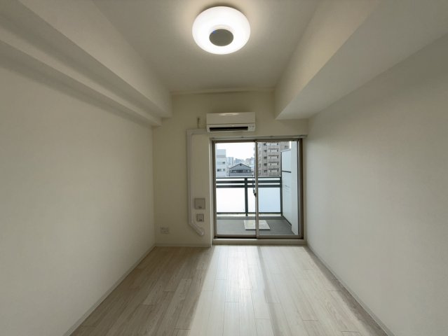 ソルテラスKOBE湊町の居間・リビング|同物件別部屋写真