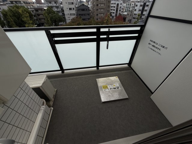 ソルテラスKOBE湊町のバルコニー|同物件別部屋写真