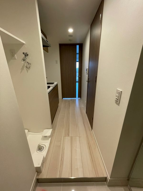メイクス浅草イーストの玄関